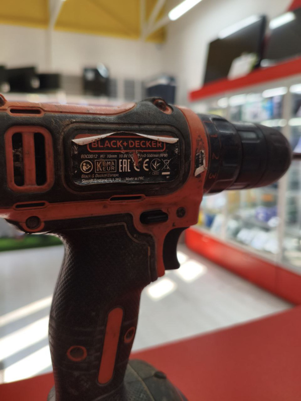 Шуруповерт BLACK+DECKER BCD701