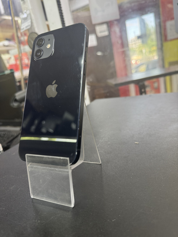 Мобильный телефон Apple iPhone 12