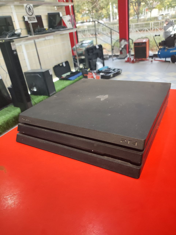 Игровая приставка Sony Playstation 4 Pro 1 TB