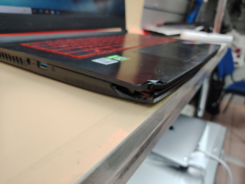 Ноутбук MSI MS-16RS