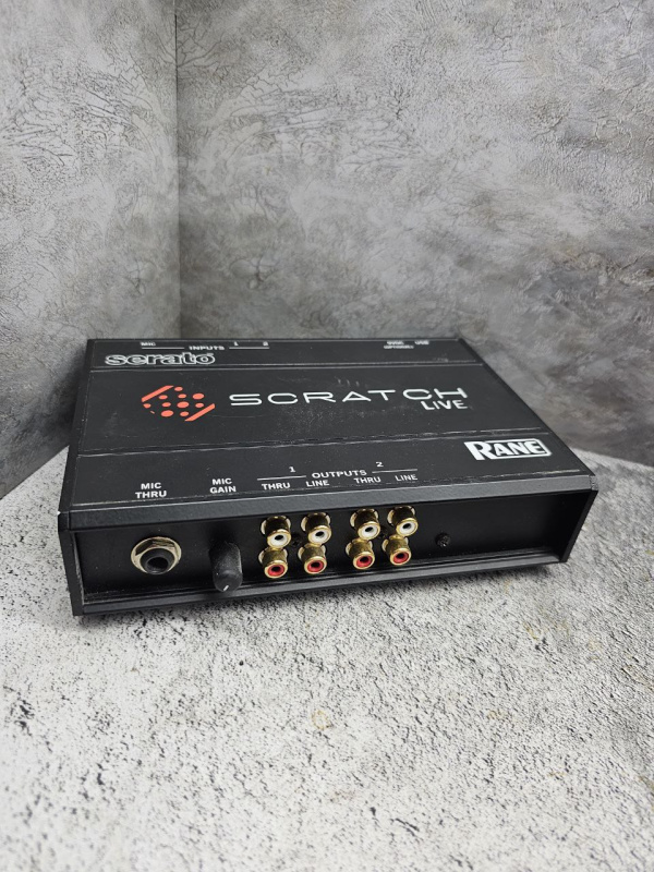 Виниловый проигрыватель Serato Scrach Live