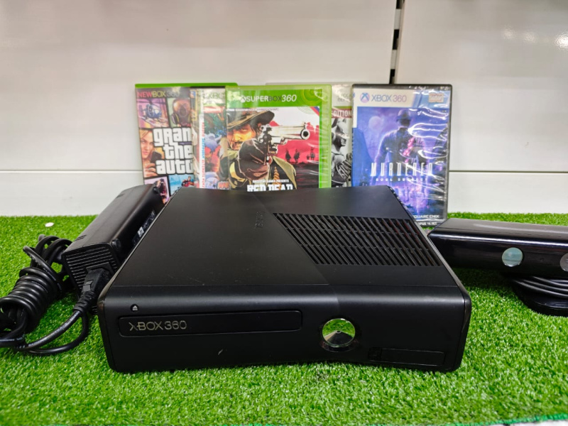 Игровая приставка Xbox 360