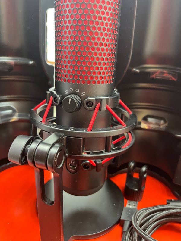 Микрофон HyperX QuadCast