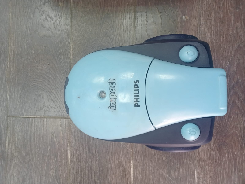 Пылесос Philips HR8352