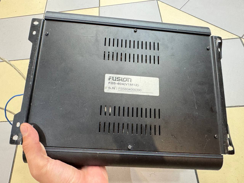 Авто усилитель Fusion FBS-604