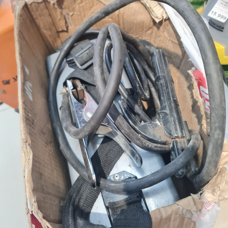 Сварочный аппарат - инвертор ММА Ресанта САИ 250