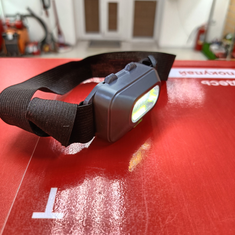 налобный фонарик  ---