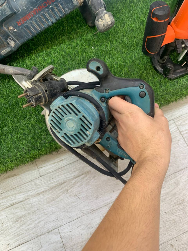 Циркулярная пила Makita hs6601