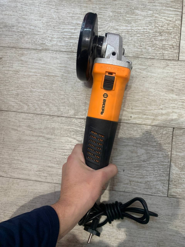 Болгарка ВИХРЬ УШМ-125/800