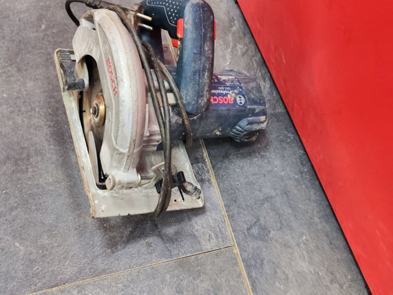 Торцовочная пила Bosch GkS600