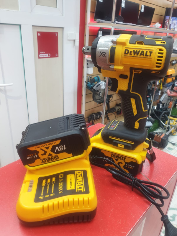 Гайковерт Dewalt DCF892