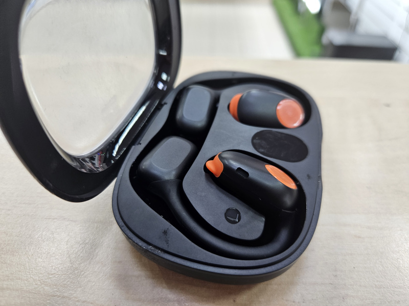 Наушники  Black