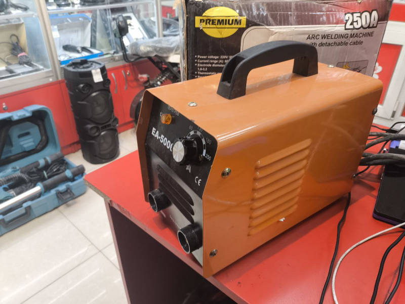 Сварочный аппарат - инвертор ММА Eroc EA-5006