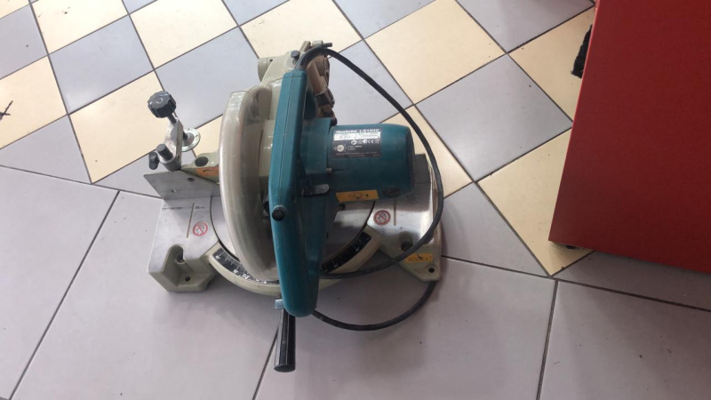 Торцовочная пила Makita ls1040