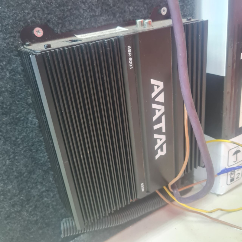 Авто сабвуфер Machete саб + усил