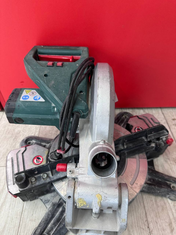 Торцовочная пила Metabo D-72622