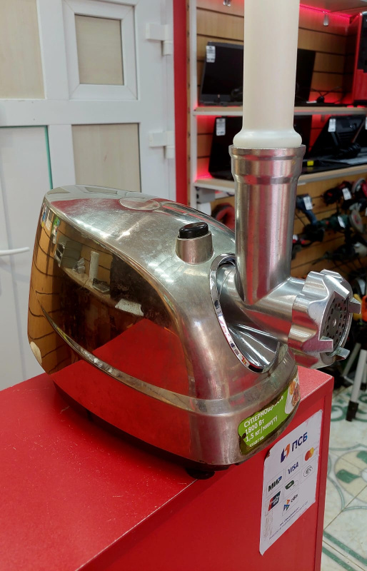 Электрическая мясорубка Polaris PMC 1806 CHROME