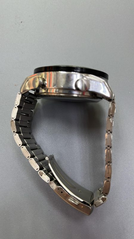 Часы наручные  6,11