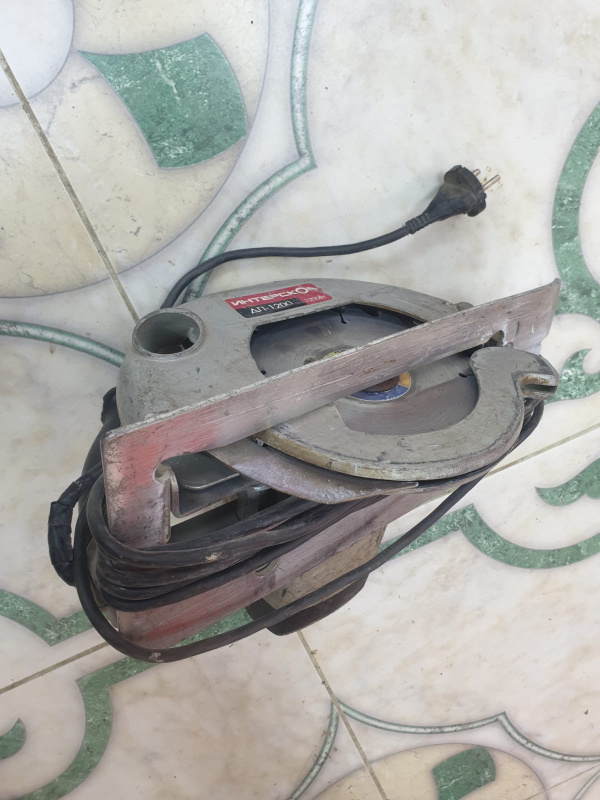 Циркулярная пила Интерскол ДП-1200