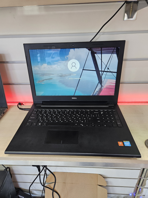 Ноутбук Dell Inspiron 15 3878