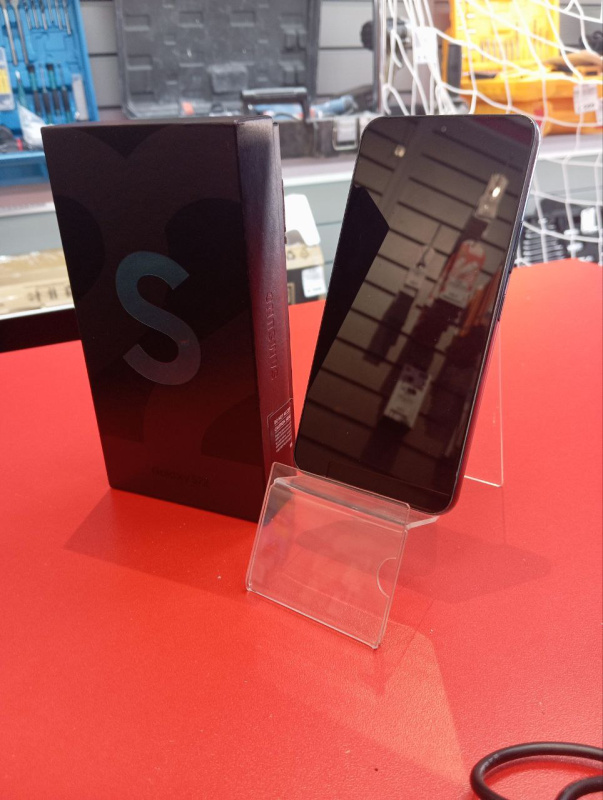 Мобильный телефон Samsung Galaxy S22