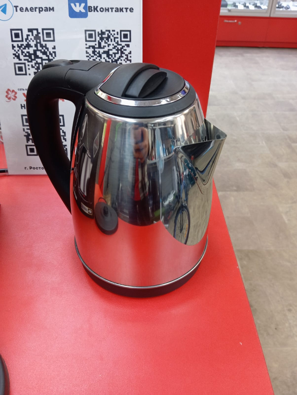 Электрический чайник металический .