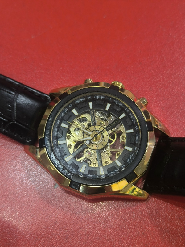 Часы наручные  R3320