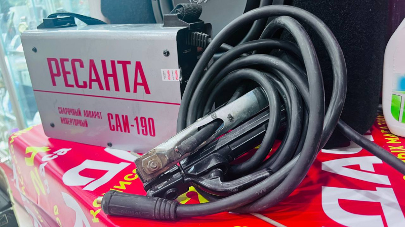 Сварочный аппарат - инвертор ММА Ресанта САИ 190
