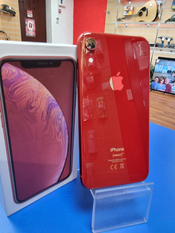 Мобильный телефон Apple iPhone XR