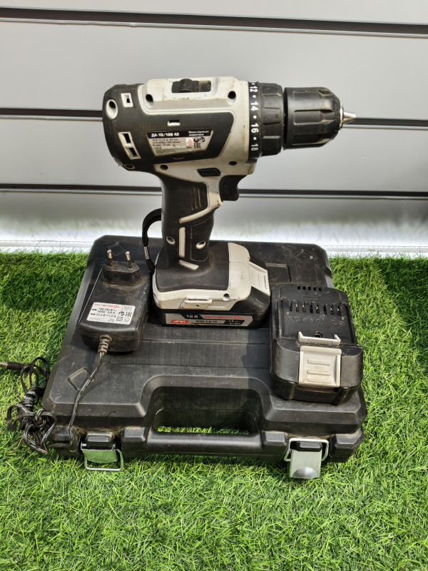 Шуруповерт Интерскол ДА-10/18В