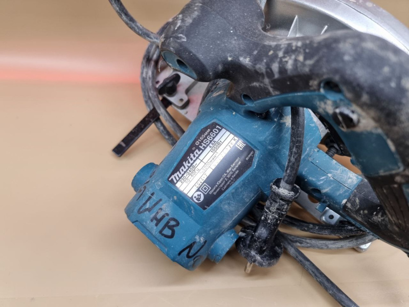 Циркулярная пила Makita HS6601