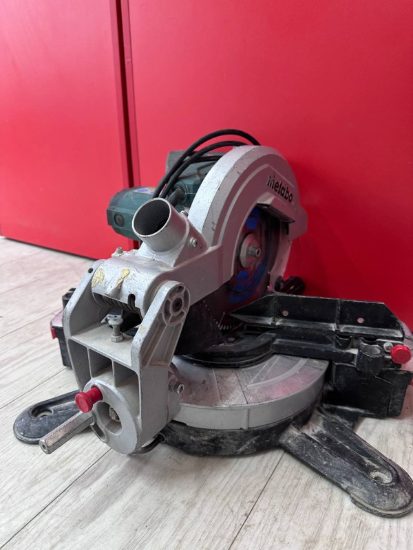 Торцовочная пила Metabo D-72622
