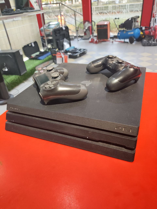 Игровая приставка Sony Playstation 4 Pro 1 TB