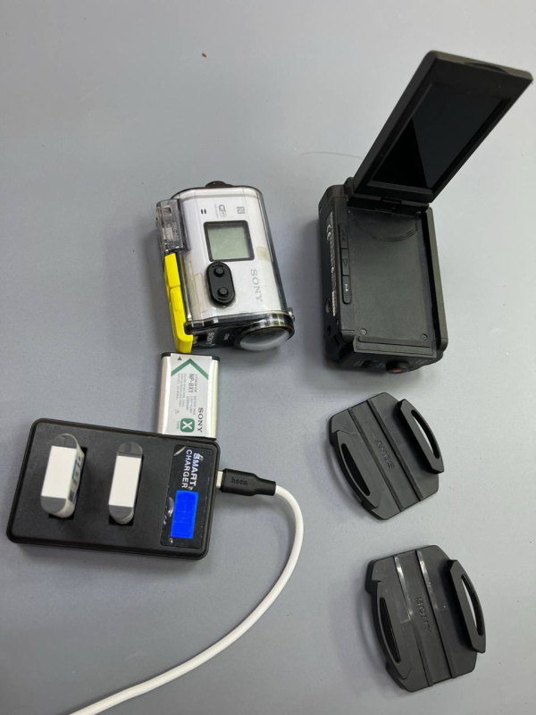 Видеокамера Sony  HDR AS100v