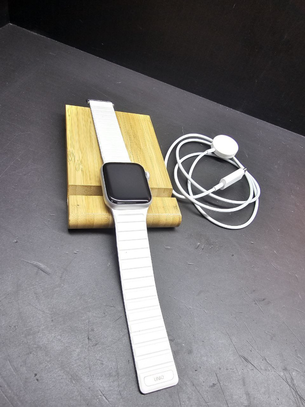 Наушники Часы Apple Watch Apple SE 2