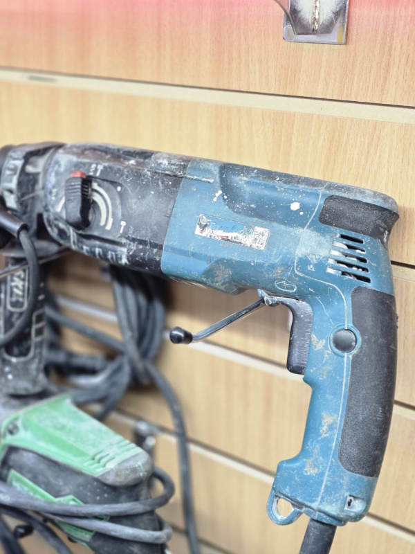 Перфоратор Makita HR2450