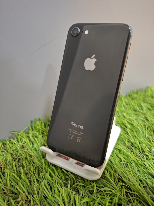 Мобильный телефон Apple iPhone 8