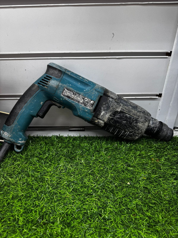 Перфоратор Makita hr2450