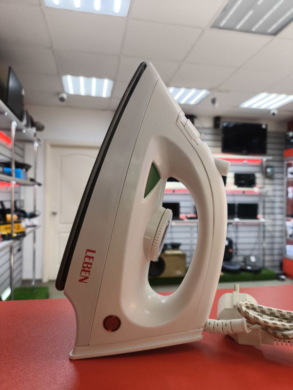 Утюг Leben rb-1355