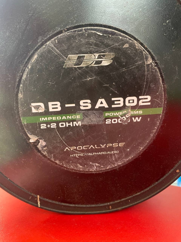Авто сабвуфер Apocalypse Db300