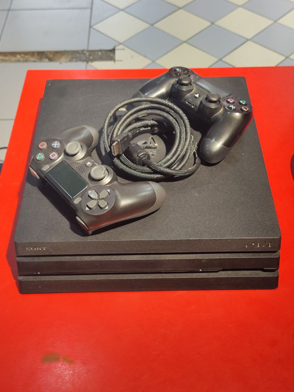 Игровая приставка Sony Playstation 4 Pro 1 TB
