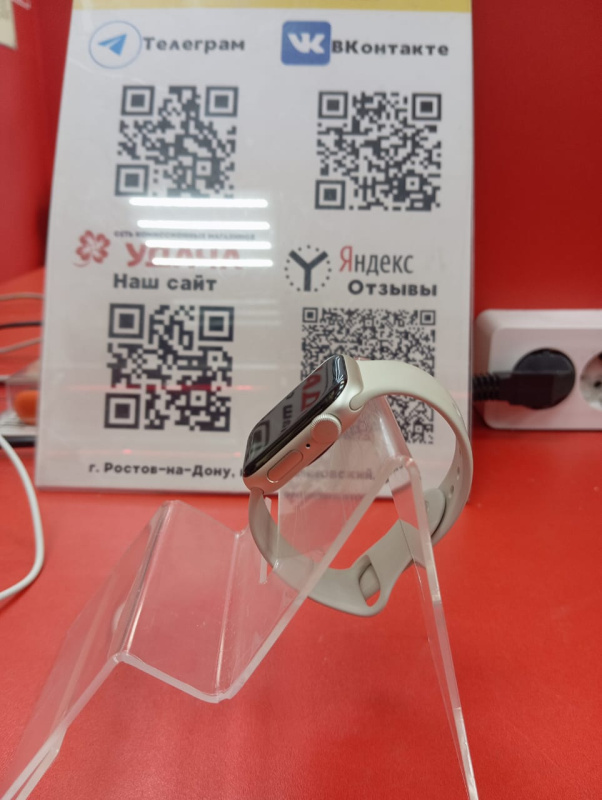 Часы смарт Apple SE