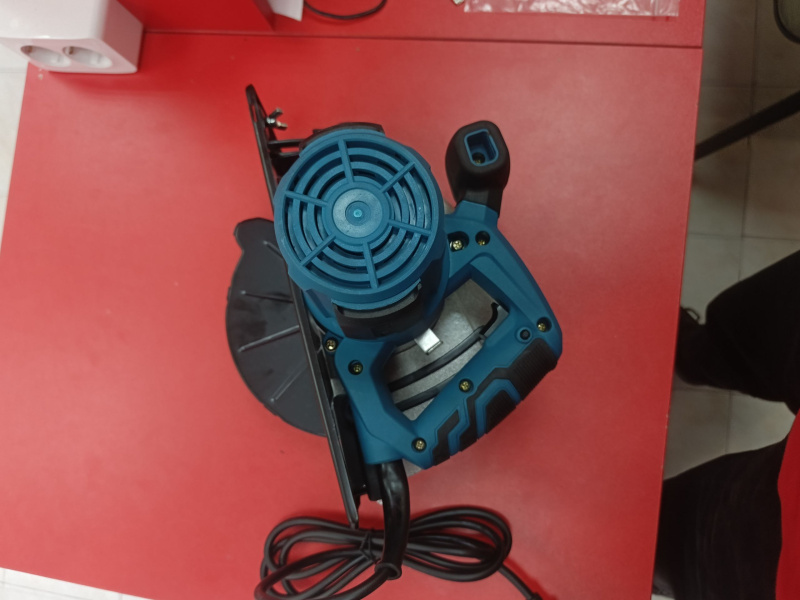 Циркулярная пила Makita (реп)