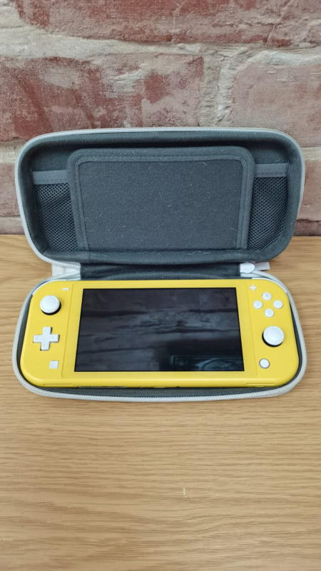 Игровая приставка Nintendo Switch Lite 32gb