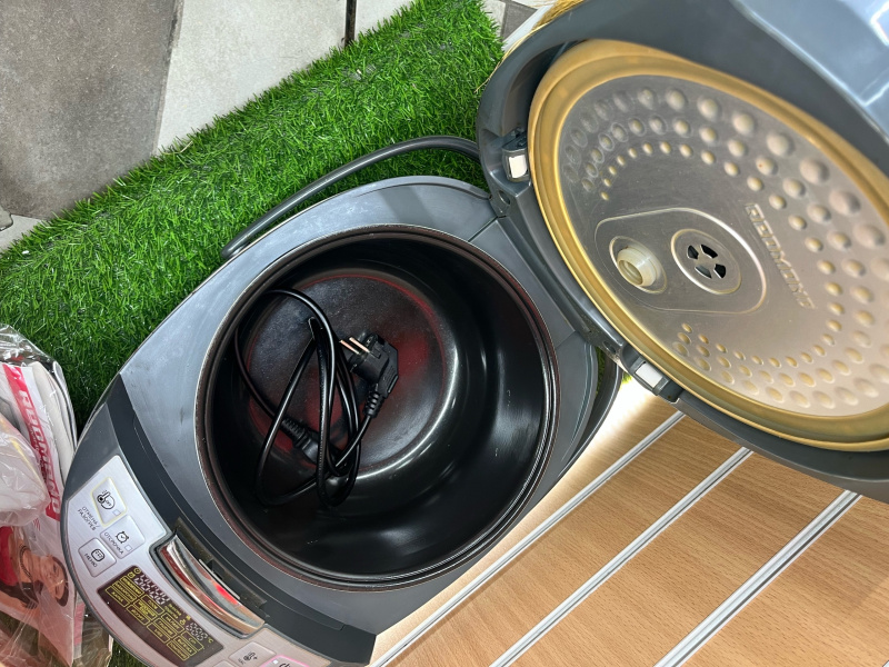 Мультиварка мультиваркка Redmond rmc-fm4520