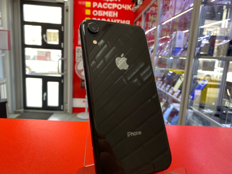 Мобильный телефон Apple iPhone XR