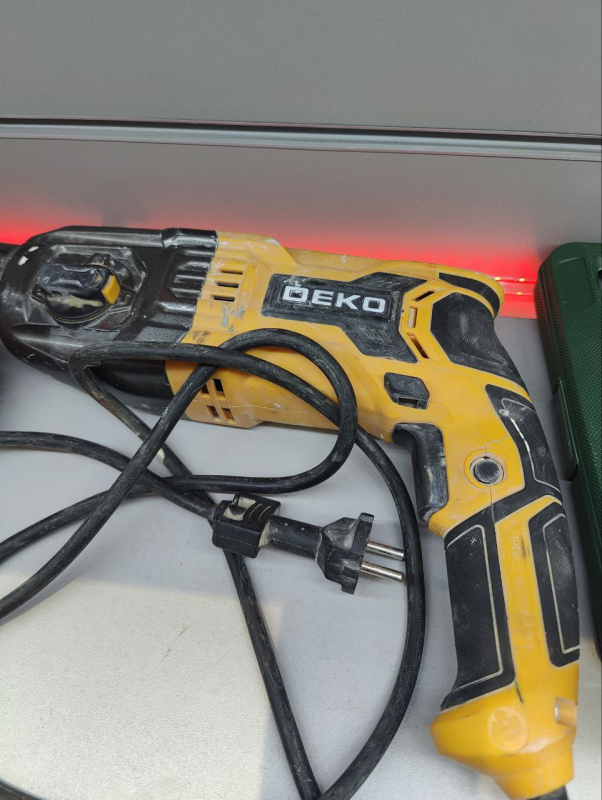 Перфоратор Deko DKH1350W