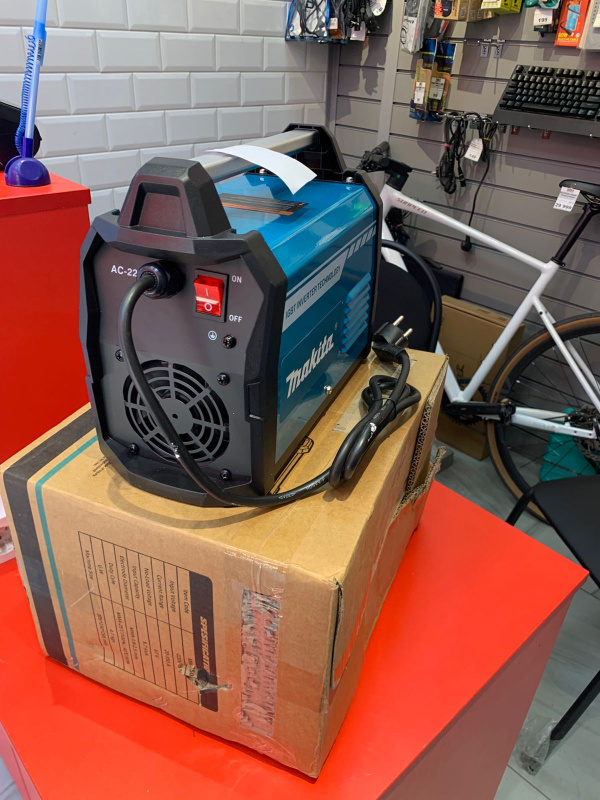 Сварочный аппарат - инвертор ММА Makita (реп)