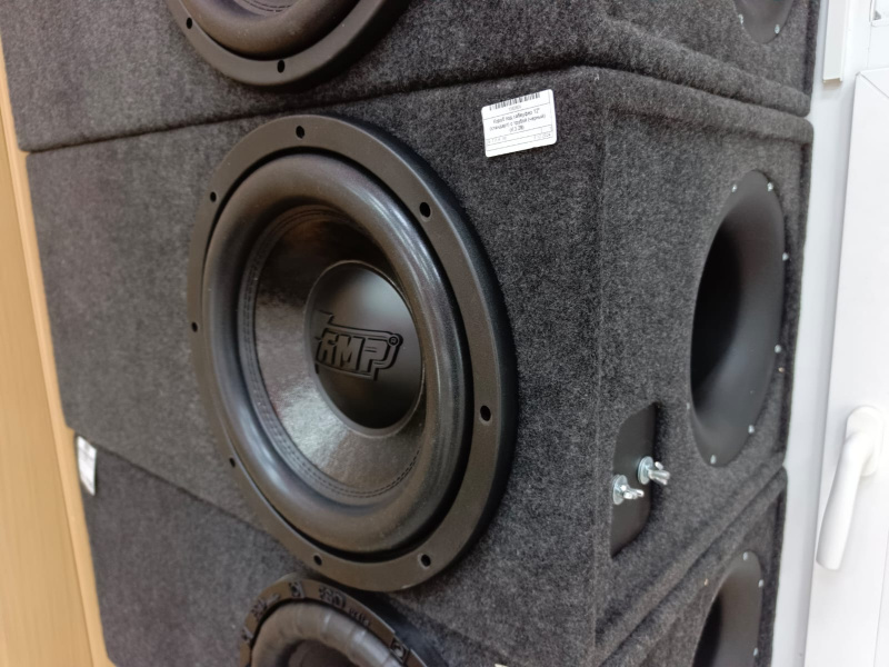 Авто сабвуфер 12  в коробе на 160-й трубе