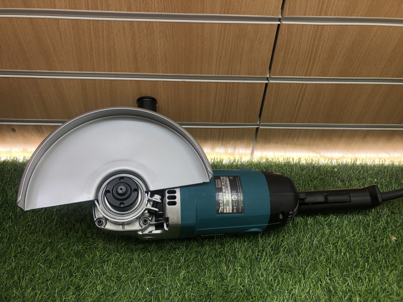 Болгарка Makita 9069